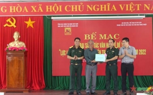 Bế mạc Trại sáng tác &quot;Lực lượng vũ trang - Chiến tranh cách mạng&quot; năm 2022 tại Cần Thơ