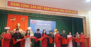 Lãnh đạo Trung tâm Hỗ trợ sáng tác văn học nghệ thuật tham dự Triển lãm tác phẩm mỹ thuật tiêu biểu về đề tài “ Lực lượng vũ trang, chiến tranh cách mạng” giai đoạn 2016 -2020