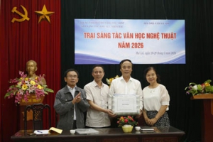 Trại s&aacute;ng t&aacute;c của Hội Nh&agrave; văn H&agrave; Nội tại Đại Lải