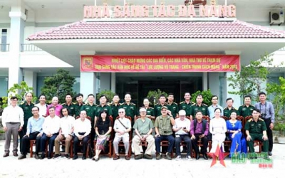 Trại sáng tác văn học về đề tài “Lực lượng vũ trang-Chiến tranh cách mạng” tại Đà Nẵng