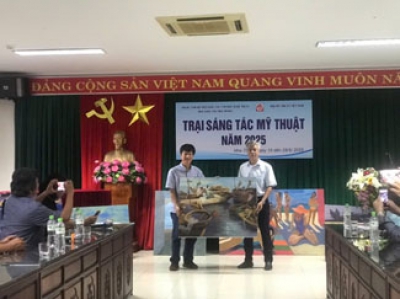 Bế mạc Trại sáng tác mỹ thuật Việt Nam 2025 khu vực phía Nam tại Nha Trang