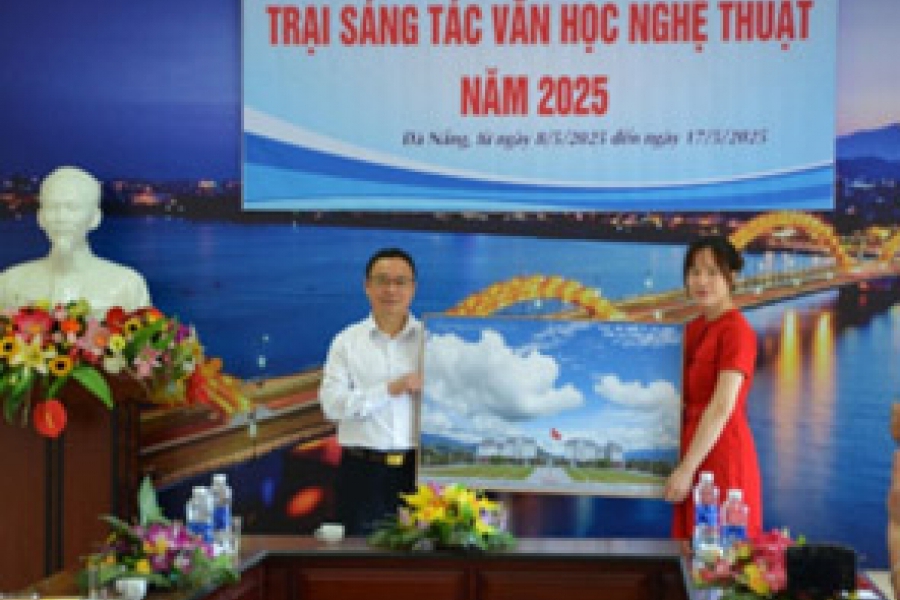 Khai mạc Trại sáng tác văn học nghệ thuật Lai Châu 2025 tại Đà Nẵng
